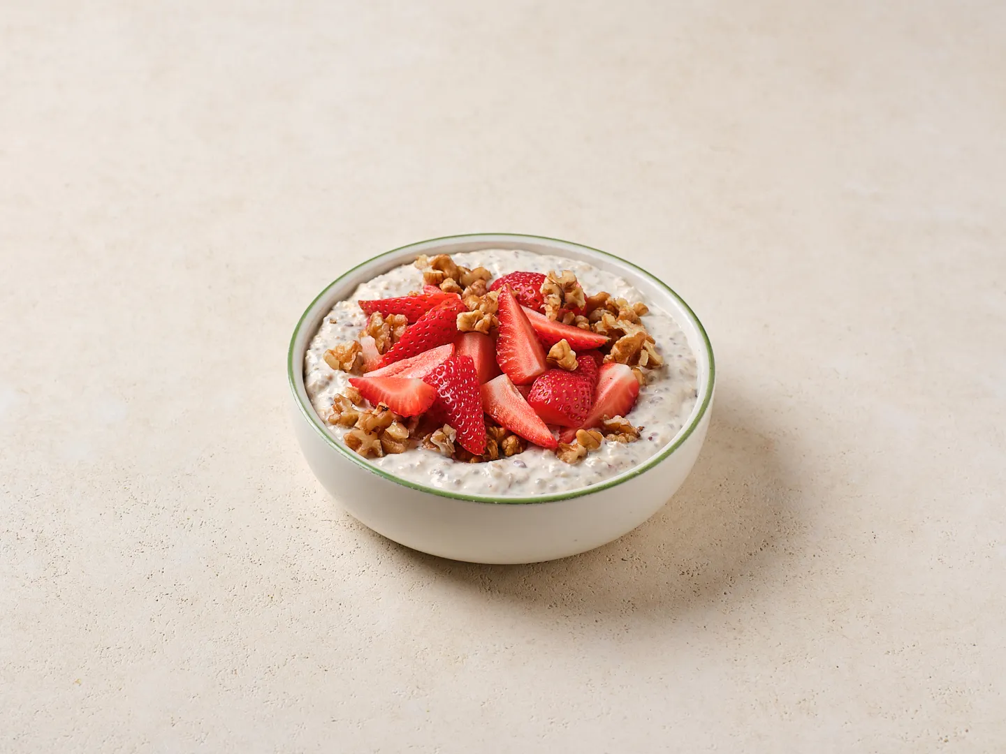 Overnight Oats with Strawberries & Walnuts